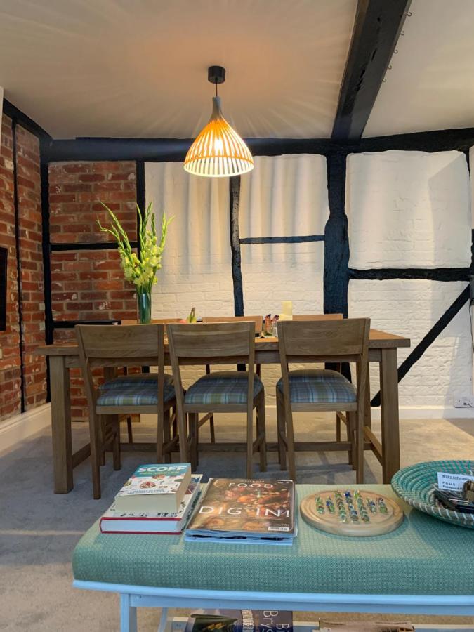 Hideaway Holiday Apartment Salisbury Esterno foto